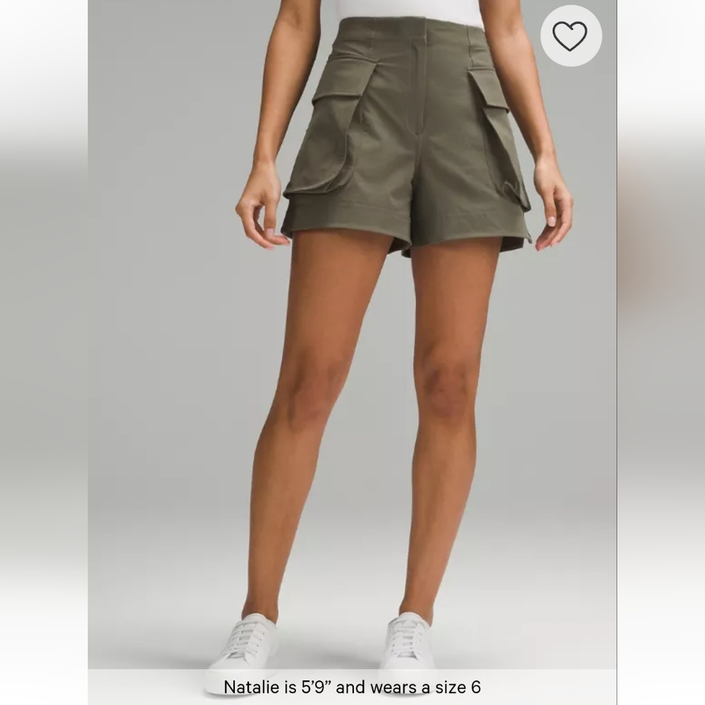 NWT lululemon Relaxed-Fit Super-High-Rise Cargo Short 4", Size 12